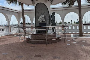 Selena Memorial Statue image