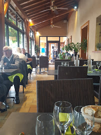 Atmosphère du Restaurant français L' Impérial à Laboutarie - n°2
