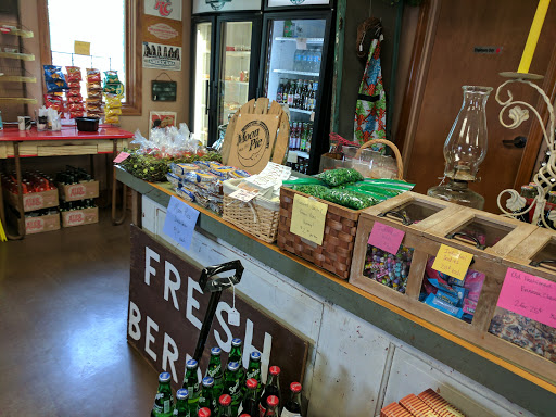 Grocery Store «Troutt Old Time General Store And Market», reviews and photos, 433 N 4th St, Paducah, KY 42001, USA