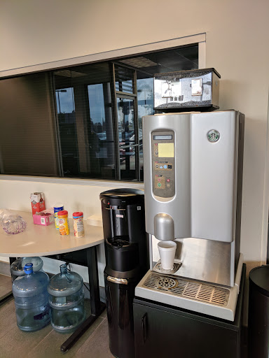 Mitsubishi Dealer «Universal Auto Group dba Glendale Mitsubishi», reviews and photos, 1235 S Brand Blvd, Glendale, CA 91204, USA