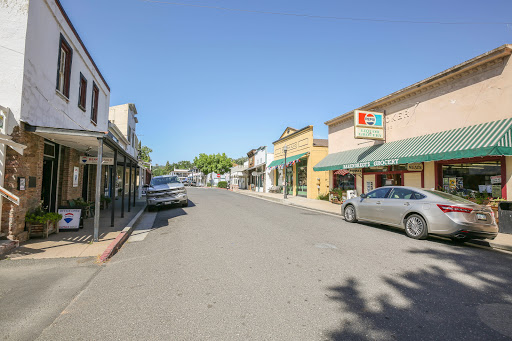 Grocery Store «Barendregt Grocery», reviews and photos, 18195 Main St, Jamestown, CA 95327, USA