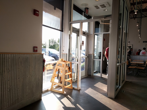 Mexican Restaurant «Chipotle Mexican Grill», reviews and photos, 237 Boston Post Rd W, Marlborough, MA 01752, USA