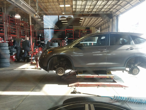 Tire Shop «Discount Tire Store - Bountiful, UT», reviews and photos, 2527 S Main St, Bountiful, UT 84010, USA