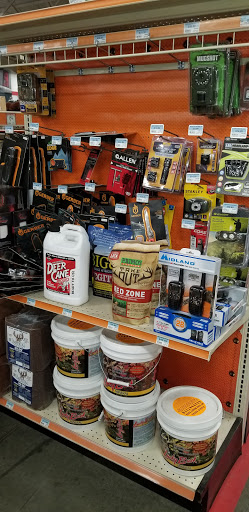 Home Improvement Store «Tractor Supply Co.», reviews and photos, 1714 N Main St, Shelbyville, TN 37160, USA