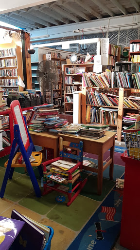 Used Book Store «York Emporium», reviews and photos, 343 W Market St, York, PA 17401, USA