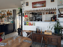 Atmosphère du Restaurant l'Aporrhais à Batz-sur-Mer - n°2