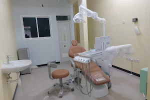 Praktek Dokter Gigi Surabaya R1 Dental Care image