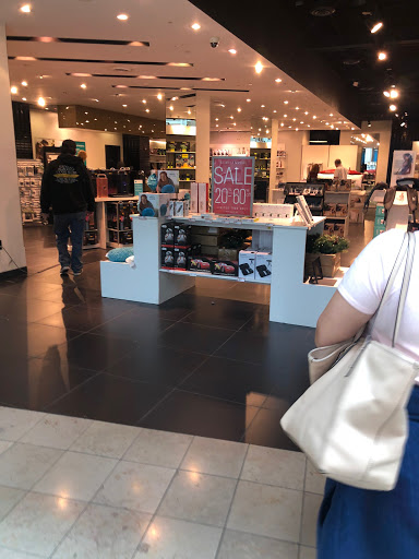 Shopping Mall «The Woodlands Mall», reviews and photos, 1201 Lake Woodlands Dr Suite 700, The Woodlands, TX 77380, USA