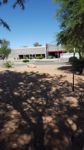 Blood Bank «United Blood Services», reviews and photos