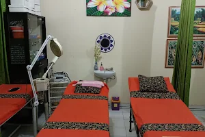 Sinar Beauty Salon image