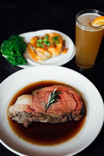 American Restaurant «Beechwood Inn & Coyote Cafe», reviews and photos, 380 Douglas Ave, Holland, MI 49424, USA