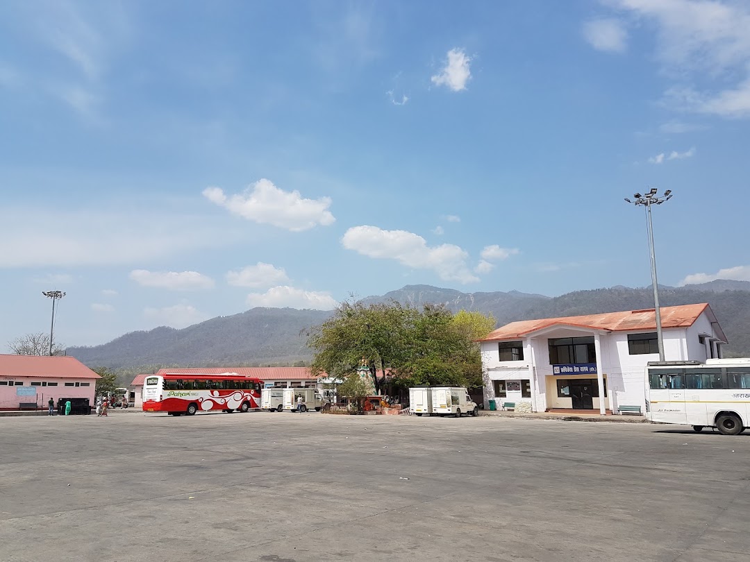 Bus Stand Laxman Jhula