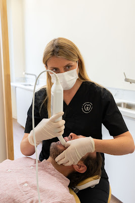 Dr Caroline Vitali - Chirurgien dentiste - pratique de l’ORTHODONTIE à Marseille