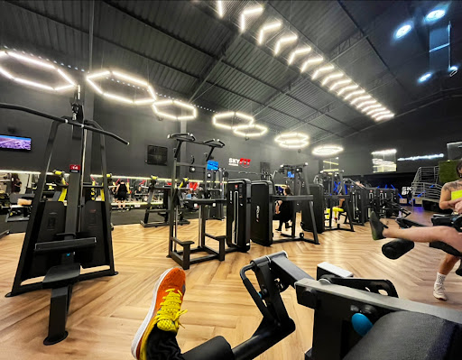 Logo da empresa - SkyFit - Taquaral