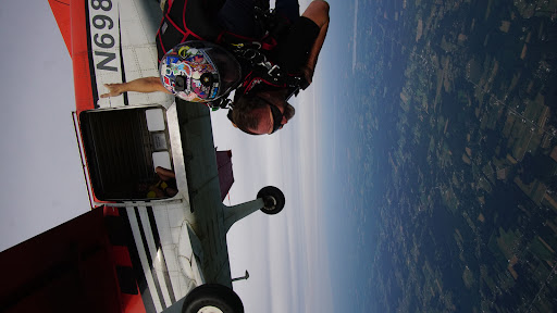 Skydiving Center «Cleveland Skydiving Center», reviews and photos, 15199 Grove Rd, Garrettsville, OH 44231, USA