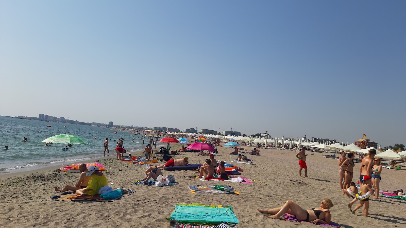 Foto van Relax beach Mamaia met hoog niveau van netheid