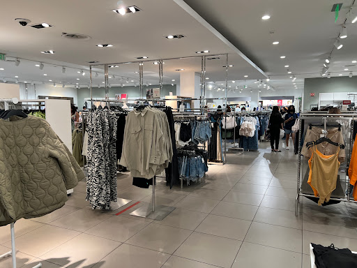 Clothing Store «H&M», reviews and photos, 1220 Great Mall Dr, Milpitas, CA 95035, USA