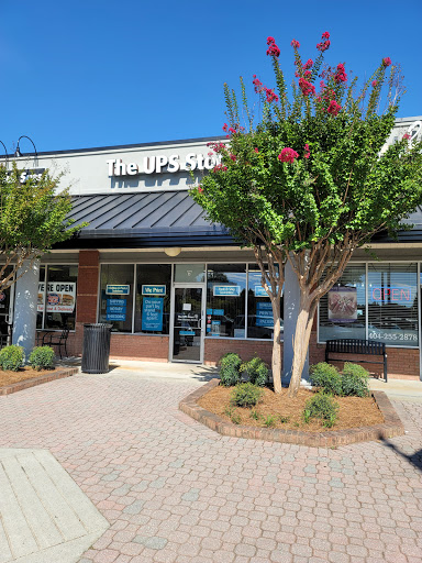 The UPS Store, 227 Sandy Springs Pl D-103, Sandy Springs, GA 30328, USA, 