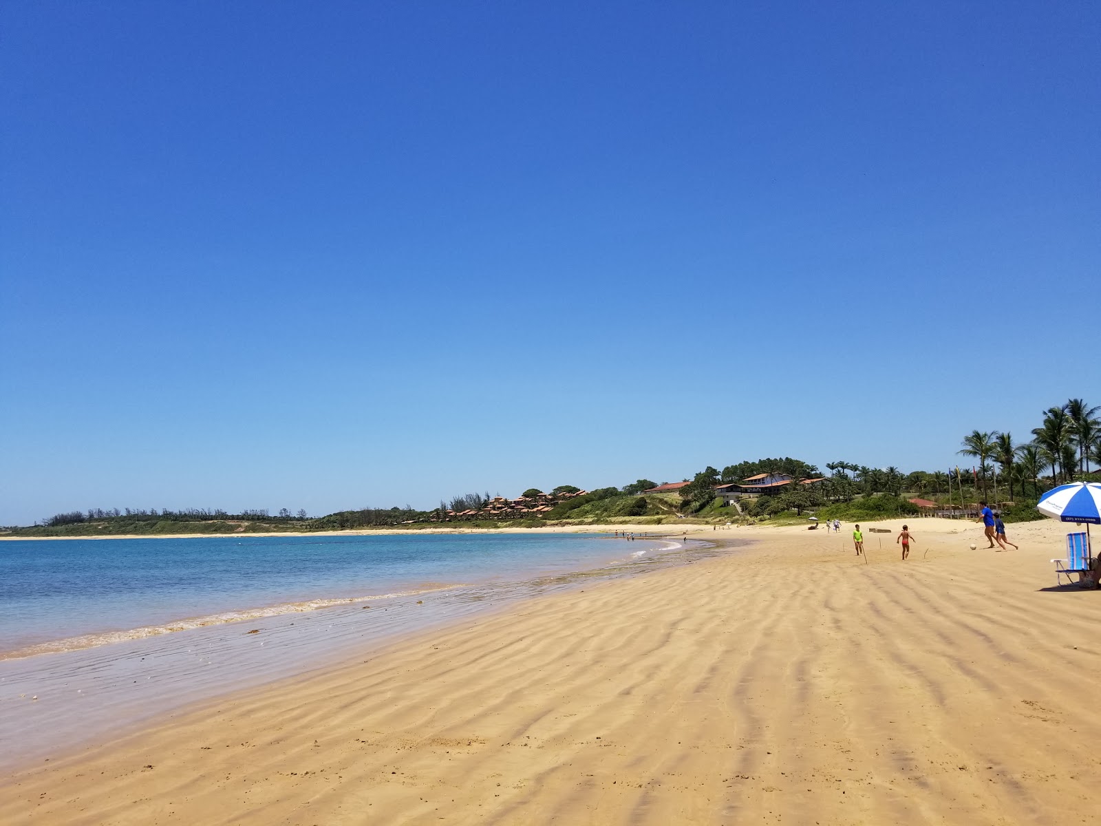 Fotografija Plaža Parati z svetel pesek površino