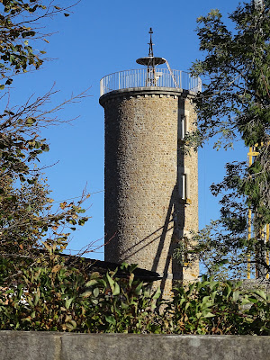 Château d'eau à Saint-Julien-de-Jonzy