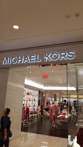 Fashion Accessories Store «Michael Kors», reviews and photos, 19575 Biscayne Blvd #153, Aventura, FL 33180, USA