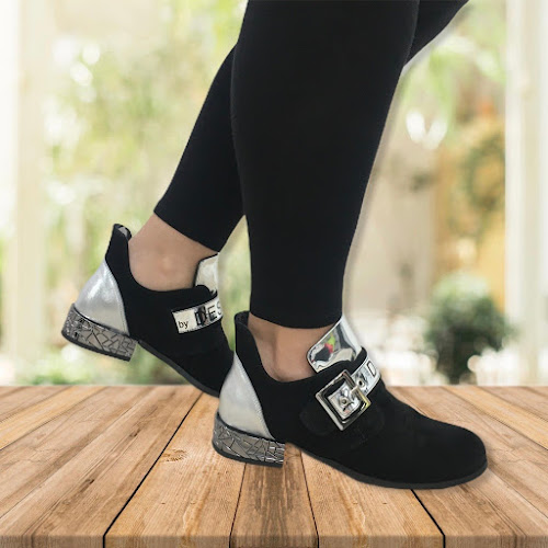 Opinii despre Claudio Dessi Budapest în Gyöngyös - Cipőbolt