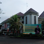 Review Universitas Islam Indonesia