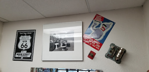 Barber Shop «INDUSTRIAL ARTS Diamond Horseshoe Barber Shop», reviews and photos, 2903 27th Ave S, Minneapolis, MN 55406, USA