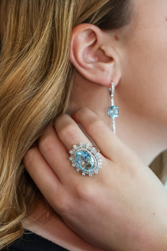 Jewelry Store «T-Bird Jewels Jewelry Store», reviews and photos, 1990 Village Center Cir, Las Vegas, NV 89134, USA