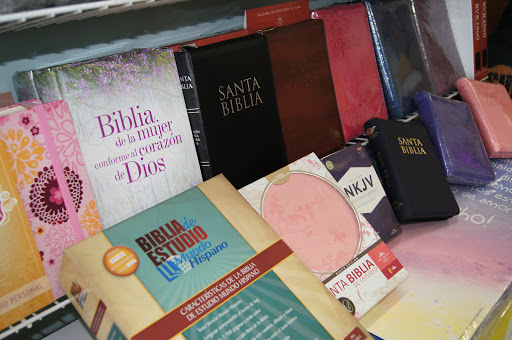 Christian Book Store «Los Cielos Abiertos Christian Bookstore (Libreria Cristiana)», reviews and photos, 6610 Stirling Rd, Hollywood, FL 33024, USA