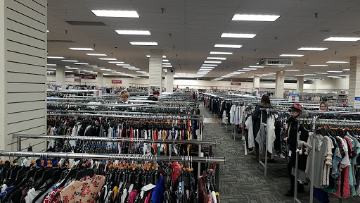 Clothing Store «Burlington Coat Factory», reviews and photos, 4701 N Harlem Ave, Harwood Heights, IL 60706, USA