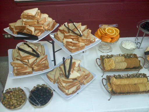 American Restaurant «Two Dads Cafe n Catering», reviews and photos, 301 E Sullivan St, Kingsport, TN 37660, USA