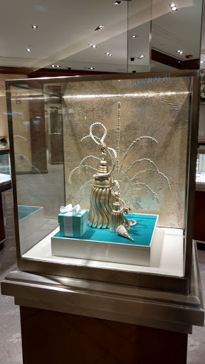 Jewelry Store «Tiffany & Co.», reviews and photos, 2223 N Westshore Blvd, Tampa, FL 33607, USA