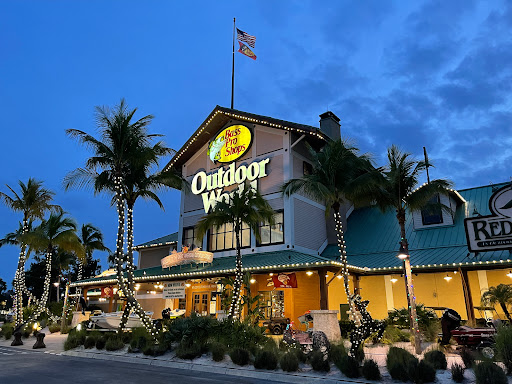Sporting Goods Store «Bass Pro Shops», reviews and photos, 10040 Gulf Center Dr, Fort Myers, FL 33913, USA