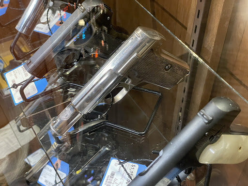 Gun Shop «Huron Valley Guns», reviews and photos, 143 S Milford Rd, Milford, MI 48381, USA