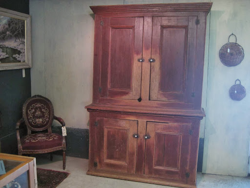 Antique Furniture Store «Hogback Vintage», reviews and photos, 260 Langdell Rd, Johnson, VT 05656, USA