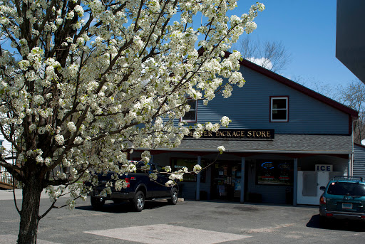Wine Store «Center Package Store», reviews and photos, 93 Main St, East Hampton, CT 06424, USA