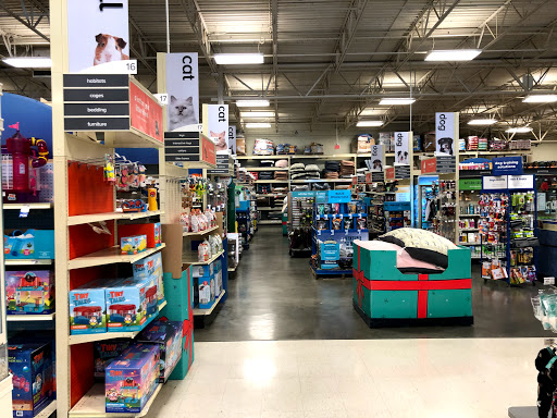 Pet Supply Store «PetSmart», reviews and photos, 3585 N Shiloh Dr, Fayetteville, AR 72703, USA