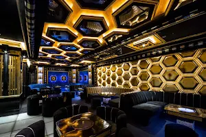 DeLuxe Club Karaoke & Shisha lounge image