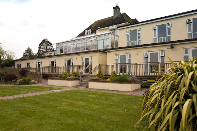 Reviews of Sunhill Court Residential Nursing Care Home Worthing in Worthing - Retirement home