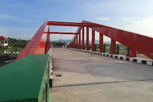 Jembatan Merah Kadilangu image
