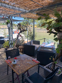 Atmosphère du Café et restaurant de grillades Restaurant L'Île aux Oiseaux à Bram - n°12