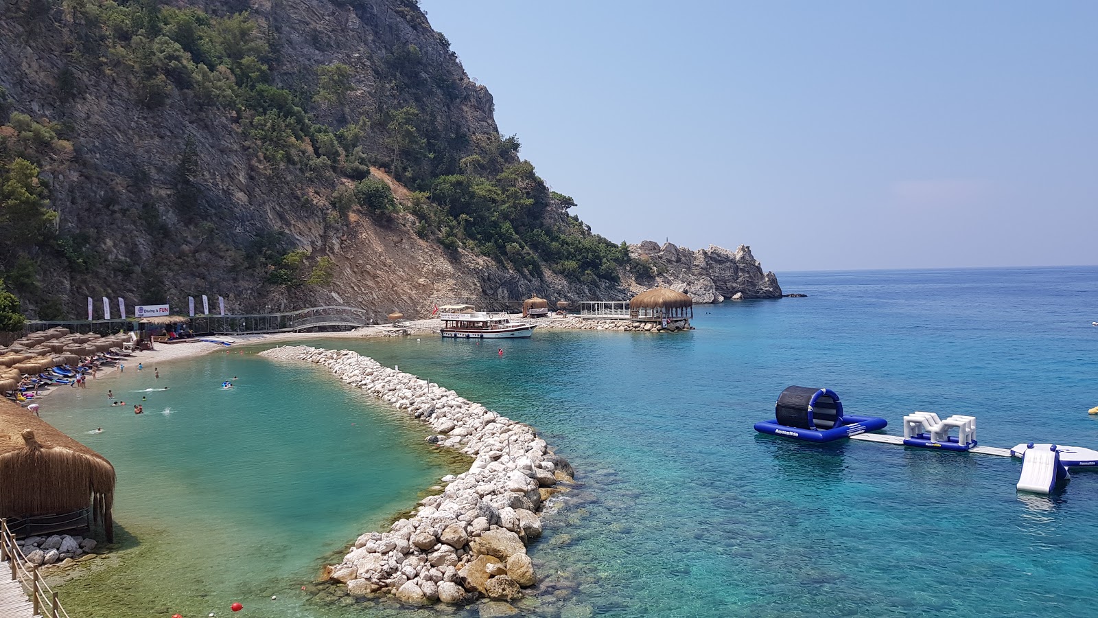 Foto de Lykia Beach con pequeños guijarros grises superficie
