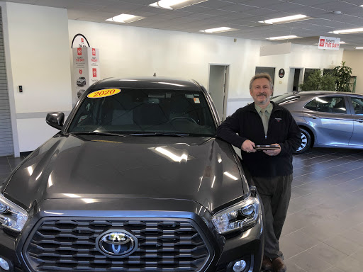 Car Dealer «Greentree Toyota», reviews and photos, 87 Federal Rd, Danbury, CT 06811, USA