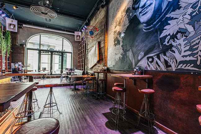 Reacties en beoordelingen van Old Dutch Sports Bar & Restaurant
