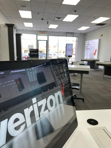 Cell Phone Store «Lynbrook Verizon Wireless», reviews and photos, 677 Sunrise Hwy, Lynbrook, NY 11563, USA