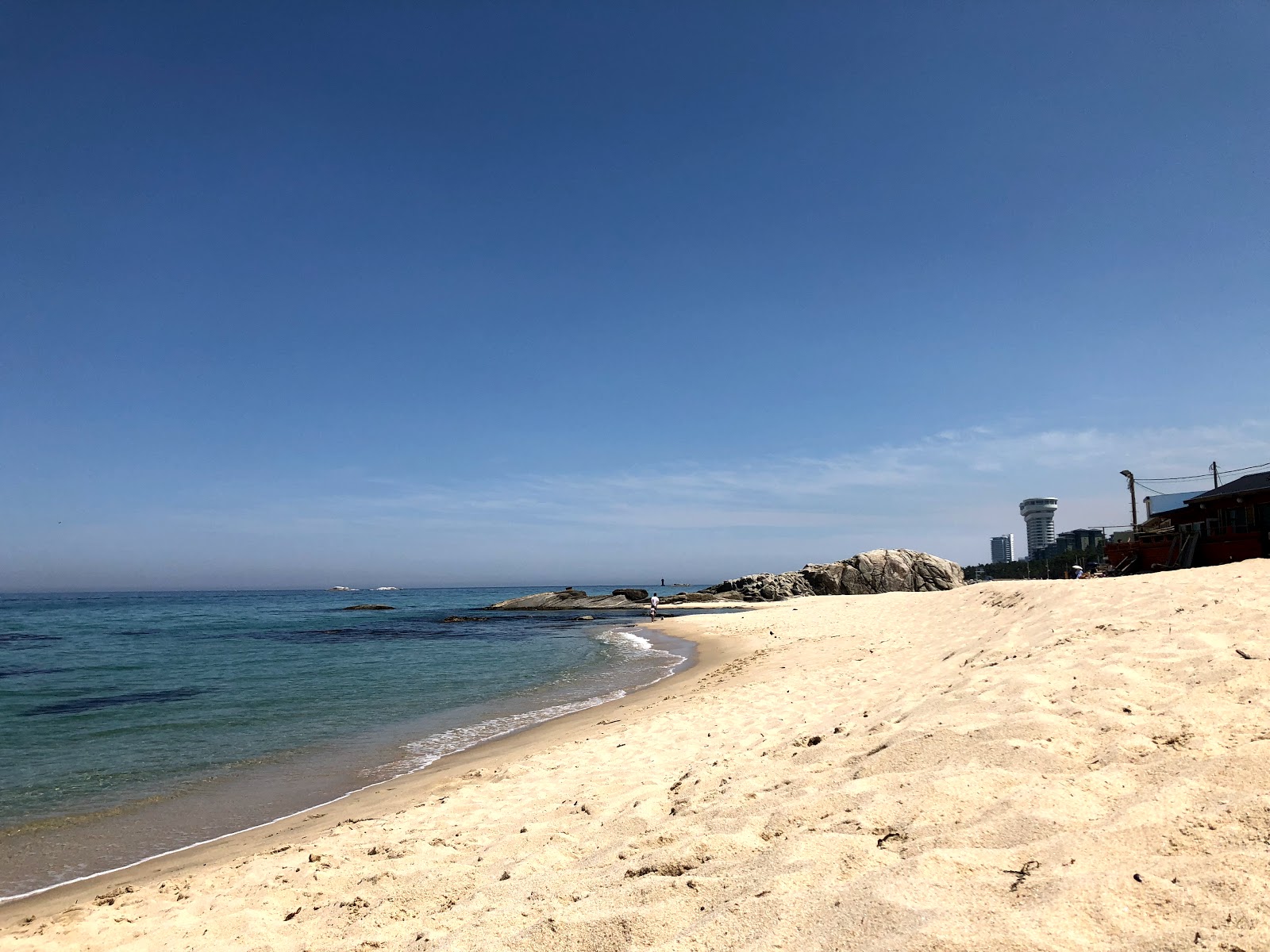 Valokuva Gyeongpo Beachista. - suosittu paikka rentoutumisen tuntijoille