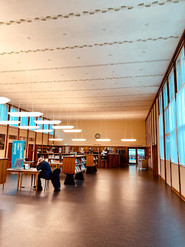 Rezensionen über Zentral- und Hochschulbibliothek Luzern in Zug - Buchhandlung