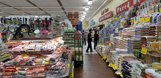 Supermarket «Food Fair La Gran Marqueta», reviews and photos, 946 Market St, Paterson, NJ 07513, USA