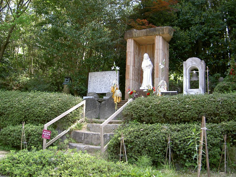 平和の像(聖マリア像)